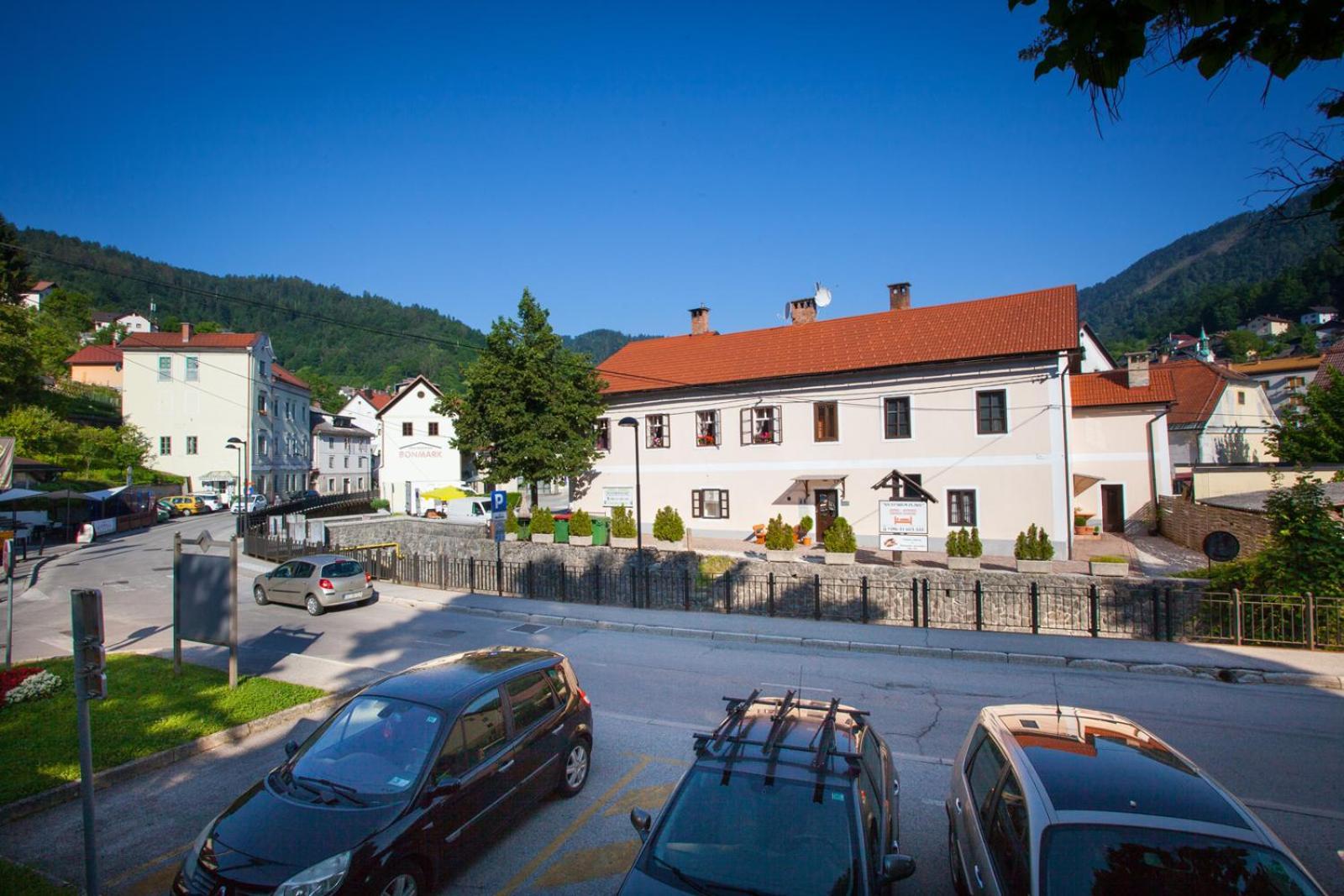 Apartma Na Starem Placu Idrija Exterior photo
